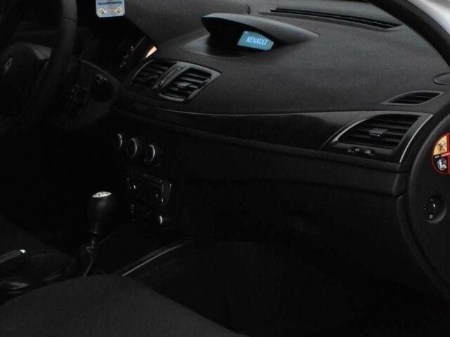 Белый Рено Меган, объемом двигателя 1.5 л и пробегом 231 тыс. км за 6950 $, фото 8 на Automoto.ua