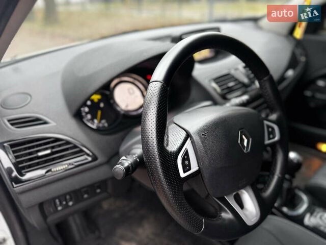 Білий Рено Меган, об'ємом двигуна 1.5 л та пробігом 260 тис. км за 8000 $, фото 20 на Automoto.ua