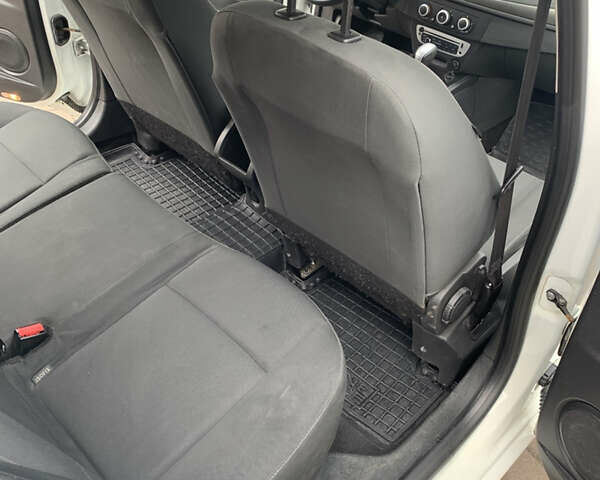 Білий Рено Меган, об'ємом двигуна 1.5 л та пробігом 264 тис. км за 7650 $, фото 9 на Automoto.ua