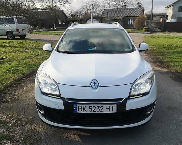 Білий Рено Меган, об'ємом двигуна 1.5 л та пробігом 240 тис. км за 7650 $, фото 1 на Automoto.ua