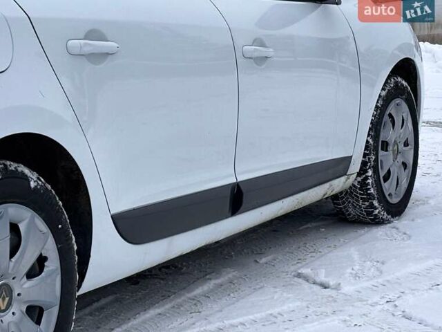 Білий Рено Меган, об'ємом двигуна 1.46 л та пробігом 265 тис. км за 6990 $, фото 12 на Automoto.ua