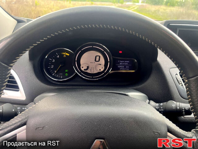 Белый Рено Меган, объемом двигателя 1.5 л и пробегом 190 тыс. км за 8000 $, фото 9 на Automoto.ua