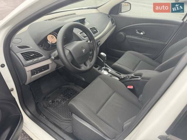 Білий Рено Меган, об'ємом двигуна 1.46 л та пробігом 240 тис. км за 6000 $, фото 10 на Automoto.ua