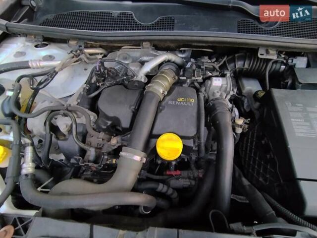 Білий Рено Меган, об'ємом двигуна 1.5 л та пробігом 250 тис. км за 9300 $, фото 31 на Automoto.ua