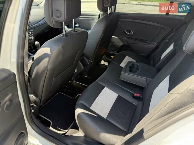 Белый Рено Меган, объемом двигателя 1.5 л и пробегом 225 тыс. км за 7699 $, фото 87 на Automoto.ua