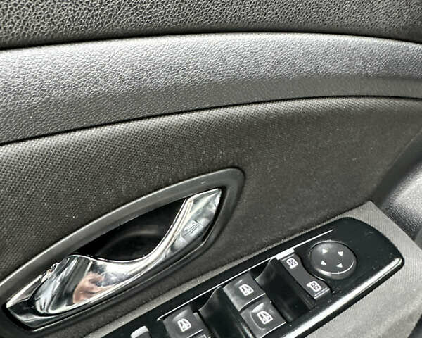 Белый Рено Меган, объемом двигателя 1.5 л и пробегом 231 тыс. км за 6800 $, фото 14 на Automoto.ua