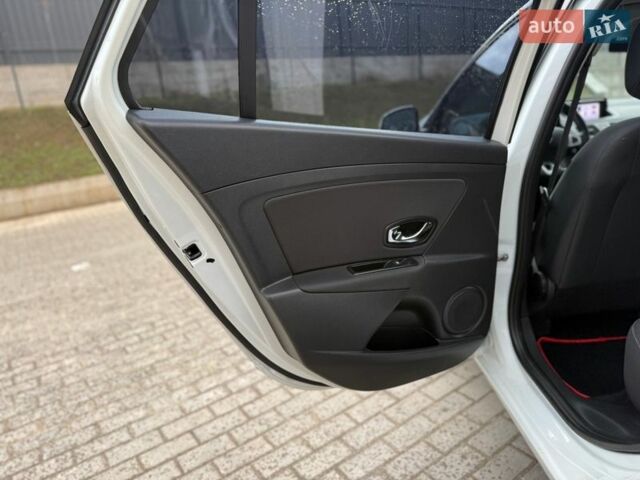 Білий Рено Меган, об'ємом двигуна 1.5 л та пробігом 202 тис. км за 7200 $, фото 57 на Automoto.ua