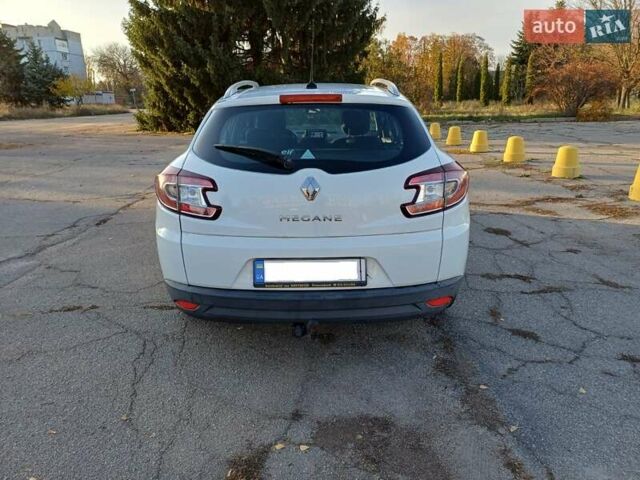 Белый Рено Меган, объемом двигателя 1.5 л и пробегом 271 тыс. км за 8000 $, фото 1 на Automoto.ua