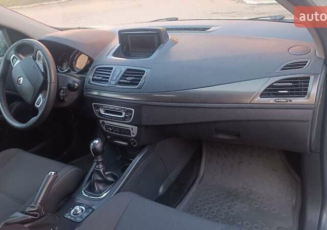 Белый Рено Меган, объемом двигателя 1.5 л и пробегом 265 тыс. км за 6900 $, фото 52 на Automoto.ua