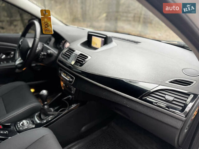 Білий Рено Меган, об'ємом двигуна 1.5 л та пробігом 260 тис. км за 8000 $, фото 25 на Automoto.ua