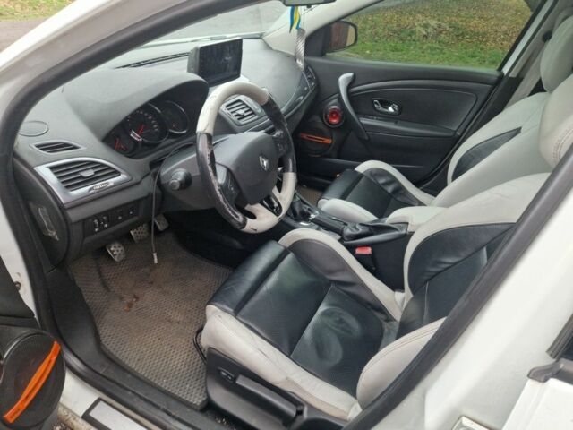 Белый Рено Меган, объемом двигателя 1.5 л и пробегом 327 тыс. км за 8000 $, фото 7 на Automoto.ua