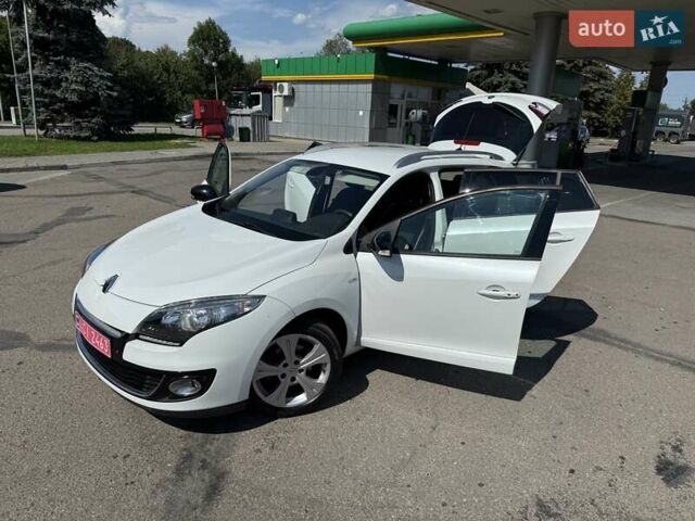 Белый Рено Меган, объемом двигателя 1.5 л и пробегом 225 тыс. км за 7699 $, фото 76 на Automoto.ua