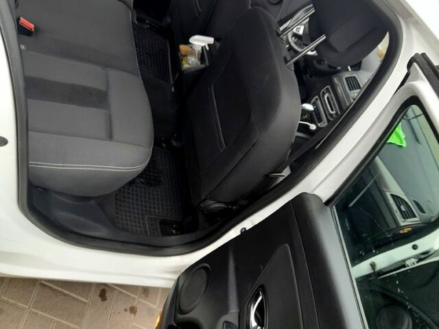 Белый Рено Меган, объемом двигателя 1.5 л и пробегом 301 тыс. км за 7550 $, фото 6 на Automoto.ua