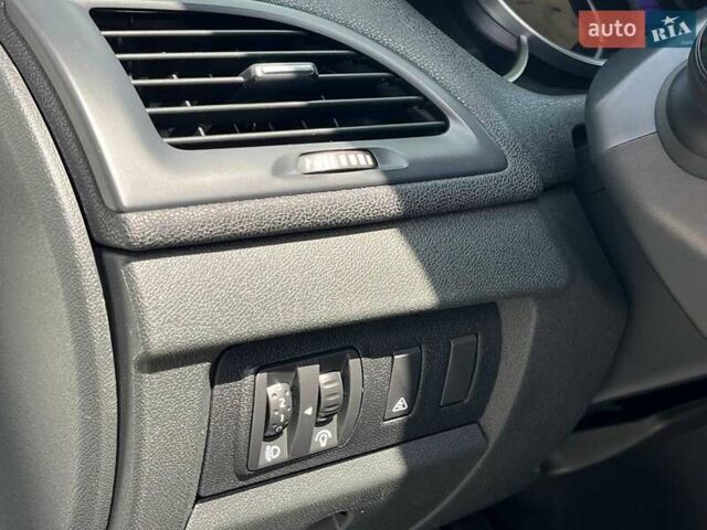 Белый Рено Меган, объемом двигателя 1.5 л и пробегом 195 тыс. км за 6490 $, фото 31 на Automoto.ua