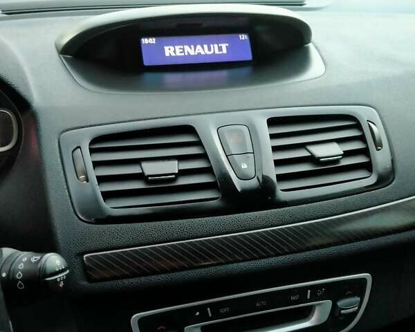 Білий Рено Меган, об'ємом двигуна 1.46 л та пробігом 257 тис. км за 6100 $, фото 12 на Automoto.ua