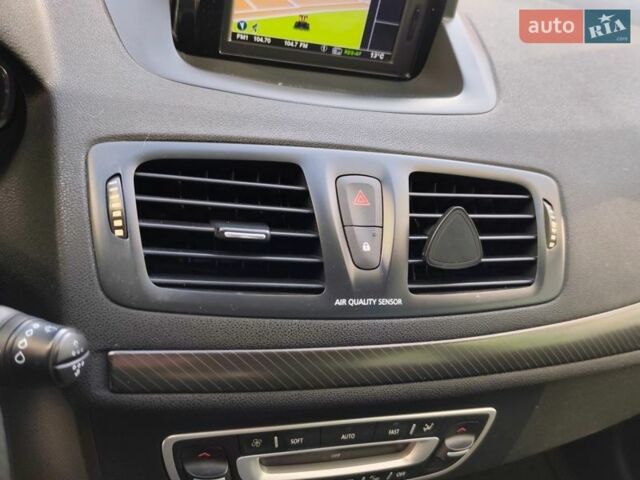 Білий Рено Меган, об'ємом двигуна 1.46 л та пробігом 250 тис. км за 6999 $, фото 41 на Automoto.ua