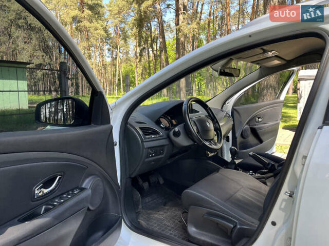 Білий Рено Меган, об'ємом двигуна 1.5 л та пробігом 210 тис. км за 6200 $, фото 17 на Automoto.ua