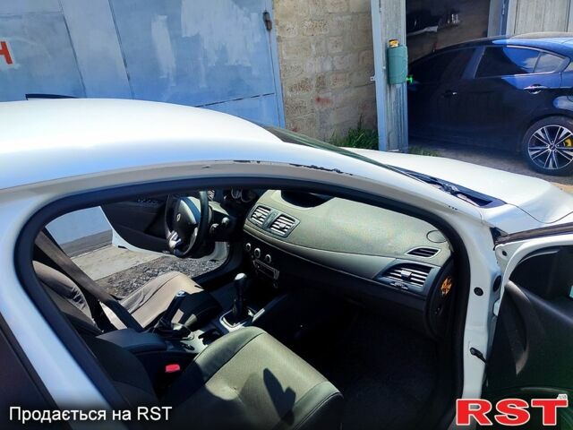 Білий Рено Меган, об'ємом двигуна 1.5 л та пробігом 417 тис. км за 6000 $, фото 5 на Automoto.ua