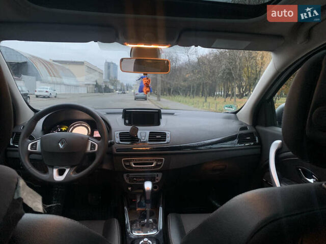Білий Рено Меган, об'ємом двигуна 1.46 л та пробігом 269 тис. км за 8000 $, фото 15 на Automoto.ua