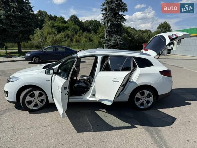 Белый Рено Меган, объемом двигателя 1.5 л и пробегом 225 тыс. км за 7699 $, фото 71 на Automoto.ua