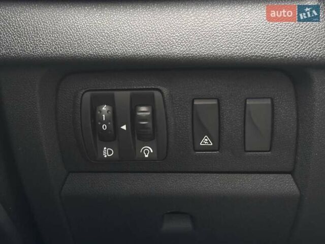 Білий Рено Меган, об'ємом двигуна 1.46 л та пробігом 265 тис. км за 6990 $, фото 40 на Automoto.ua