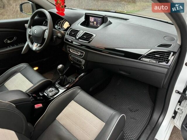 Белый Рено Меган, объемом двигателя 1.46 л и пробегом 243 тыс. км за 6999 $, фото 6 на Automoto.ua