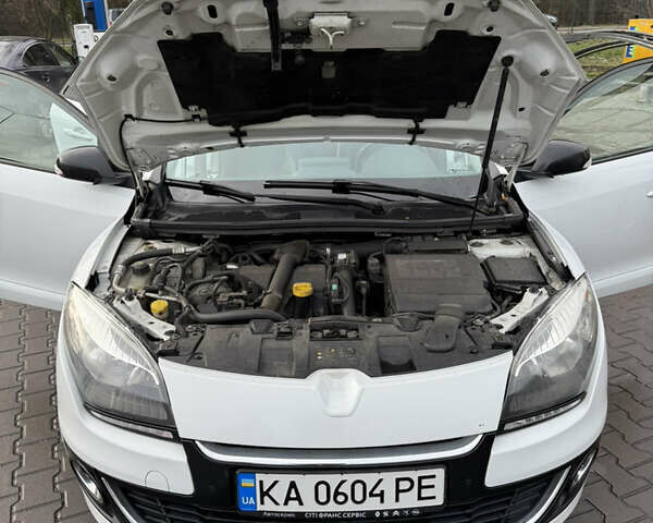 Білий Рено Меган, об'ємом двигуна 1.46 л та пробігом 309 тис. км за 7750 $, фото 9 на Automoto.ua