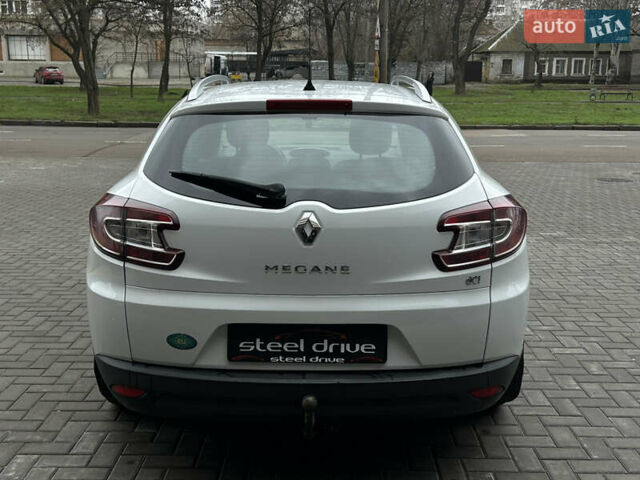 Белый Рено Меган, объемом двигателя 1.5 л и пробегом 266 тыс. км за 6599 $, фото 5 на Automoto.ua