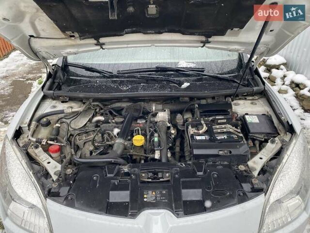 Білий Рено Меган, об'ємом двигуна 1.46 л та пробігом 243 тис. км за 7200 $, фото 14 на Automoto.ua