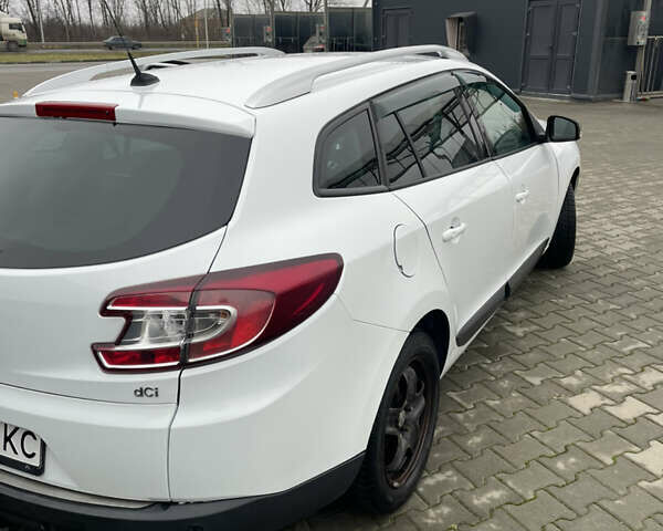 Білий Рено Меган, об'ємом двигуна 1.46 л та пробігом 280 тис. км за 7200 $, фото 3 на Automoto.ua