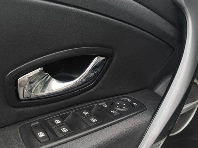 Белый Рено Меган, объемом двигателя 1.5 л и пробегом 264 тыс. км за 8200 $, фото 12 на Automoto.ua