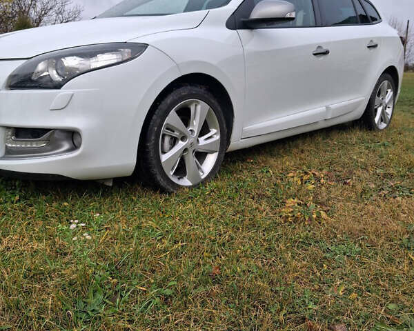 Белый Рено Меган, объемом двигателя 1.46 л и пробегом 220 тыс. км за 8950 $, фото 3 на Automoto.ua