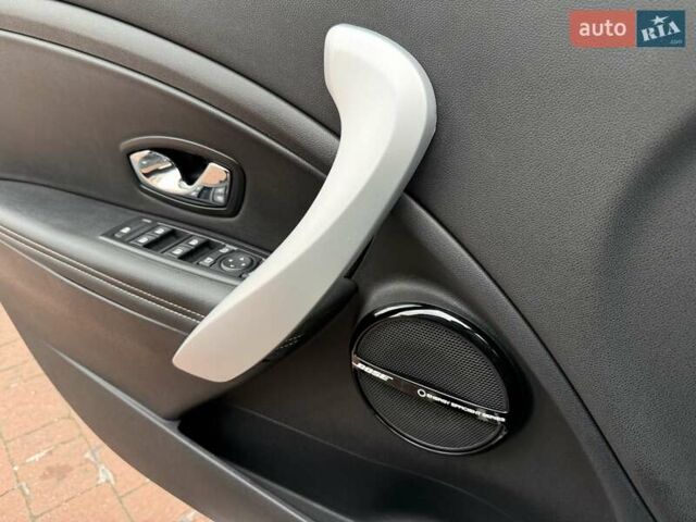 Білий Рено Меган, об'ємом двигуна 1.5 л та пробігом 228 тис. км за 8999 $, фото 89 на Automoto.ua