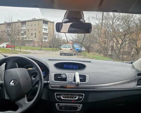 Білий Рено Меган, об'ємом двигуна 1.46 л та пробігом 305 тис. км за 6500 $, фото 6 на Automoto.ua