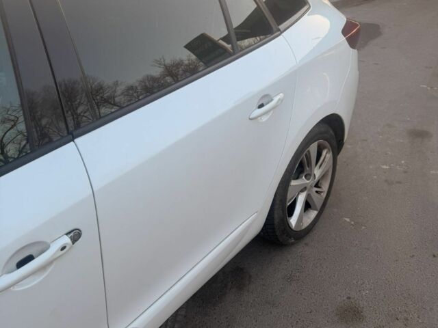 Белый Рено Меган, объемом двигателя 1.5 л и пробегом 266 тыс. км за 6800 $, фото 7 на Automoto.ua