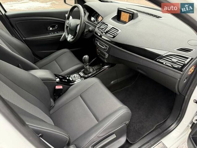 Білий Рено Меган, об'ємом двигуна 1.5 л та пробігом 228 тис. км за 8999 $, фото 126 на Automoto.ua