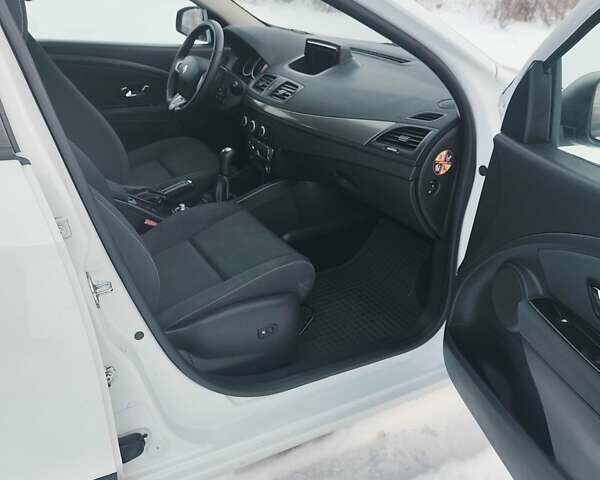 Білий Рено Меган, об'ємом двигуна 1.6 л та пробігом 194 тис. км за 7700 $, фото 19 на Automoto.ua