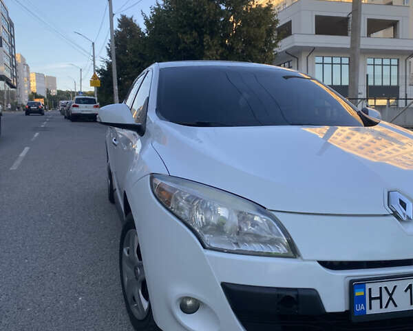 Белый Рено Меган, объемом двигателя 1.46 л и пробегом 280 тыс. км за 5800 $, фото 3 на Automoto.ua