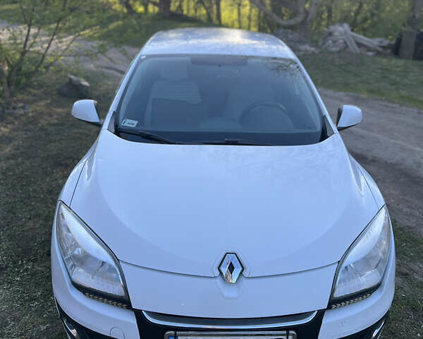 Білий Рено Меган, об'ємом двигуна 1.46 л та пробігом 297 тис. км за 7200 $, фото 29 на Automoto.ua
