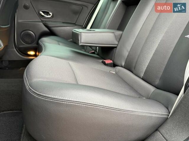 Білий Рено Меган, об'ємом двигуна 1.5 л та пробігом 228 тис. км за 8999 $, фото 140 на Automoto.ua