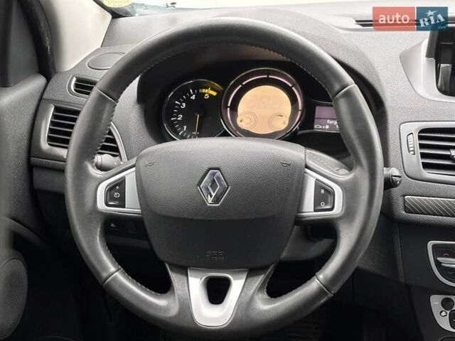 Білий Рено Меган, об'ємом двигуна 1.46 л та пробігом 265 тис. км за 6990 $, фото 64 на Automoto.ua