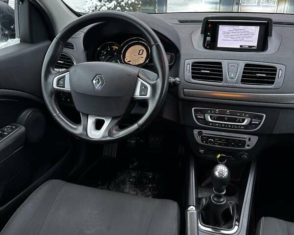 Білий Рено Меган, об'ємом двигуна 1.46 л та пробігом 233 тис. км за 7999 $, фото 33 на Automoto.ua