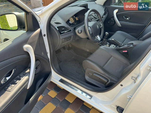 Білий Рено Меган, об'ємом двигуна 1.6 л та пробігом 208 тис. км за 8700 $, фото 12 на Automoto.ua