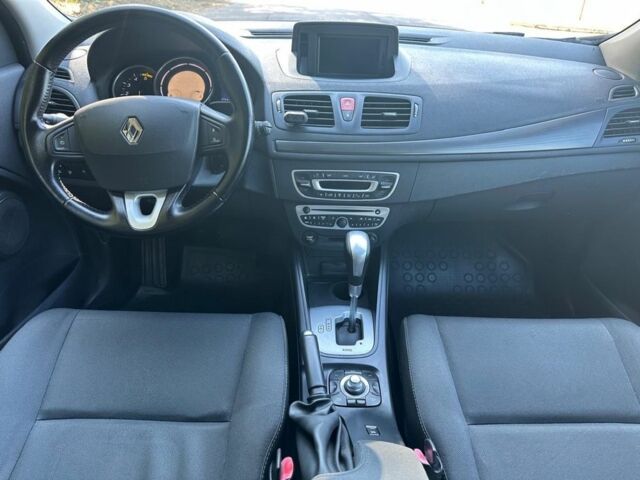 Белый Рено Меган, объемом двигателя 1.5 л и пробегом 3 тыс. км за 7200 $, фото 12 на Automoto.ua