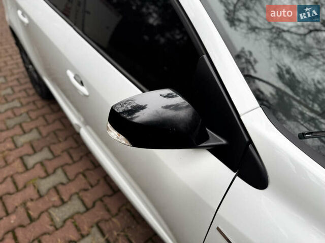 Білий Рено Меган, об'ємом двигуна 1.5 л та пробігом 260 тис. км за 8000 $, фото 13 на Automoto.ua