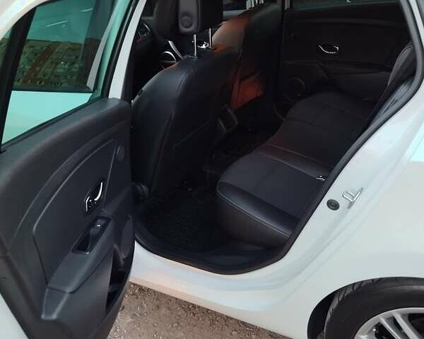 Білий Рено Меган, об'ємом двигуна 1.5 л та пробігом 250 тис. км за 9300 $, фото 13 на Automoto.ua