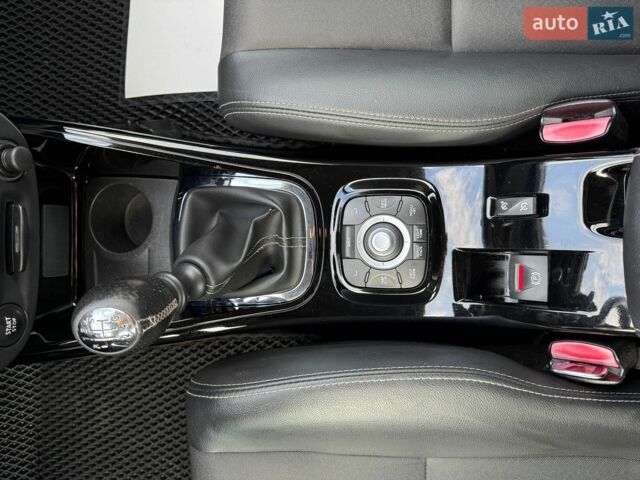 Білий Рено Меган, об'ємом двигуна 1.46 л та пробігом 202 тис. км за 7700 $, фото 27 на Automoto.ua
