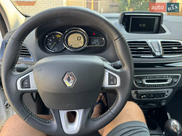 Білий Рено Меган, об'ємом двигуна 1.6 л та пробігом 208 тис. км за 8700 $, фото 22 на Automoto.ua