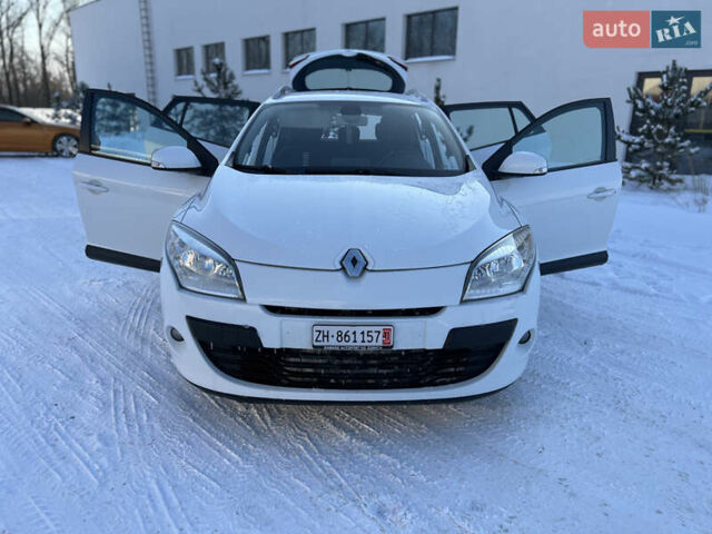Белый Рено Меган, объемом двигателя 1.5 л и пробегом 254 тыс. км за 7300 $, фото 4 на Automoto.ua