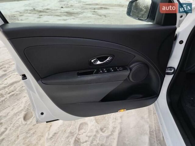 Белый Рено Меган, объемом двигателя 1.5 л и пробегом 250 тыс. км за 6700 $, фото 19 на Automoto.ua